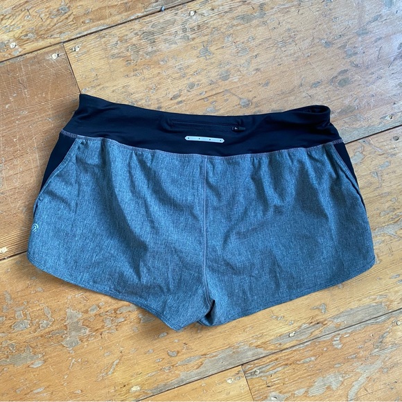 Champion Running Shorts - L - Picture 2 of 6